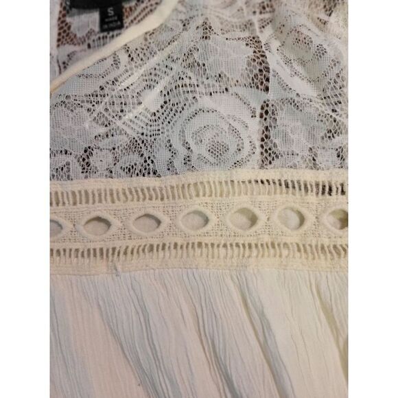 Romeo & Juliet Couture Angel Sleeve Lace Peasant Midi Dress - Picture 6 of 7